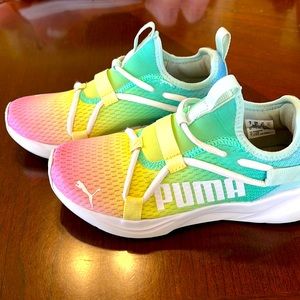 Puma big girls size 5 preowned